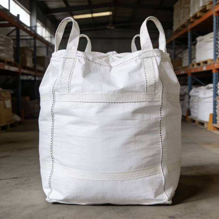 Cómo elegir bolsas FIBC anti-UV para el almacenamiento de materias primas al aire libre